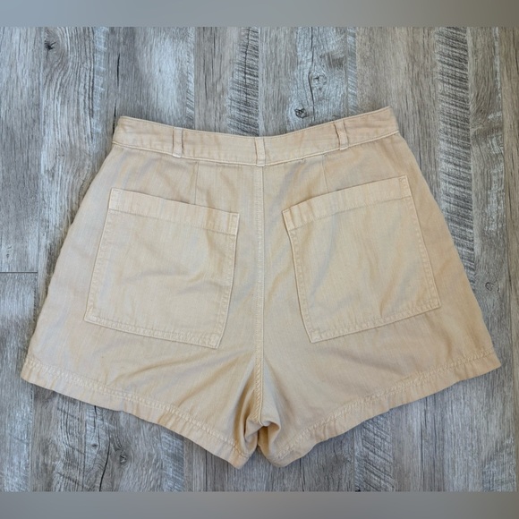 3/$15! Universal Thread Women's Beige Shorts - Picture 2 of 8